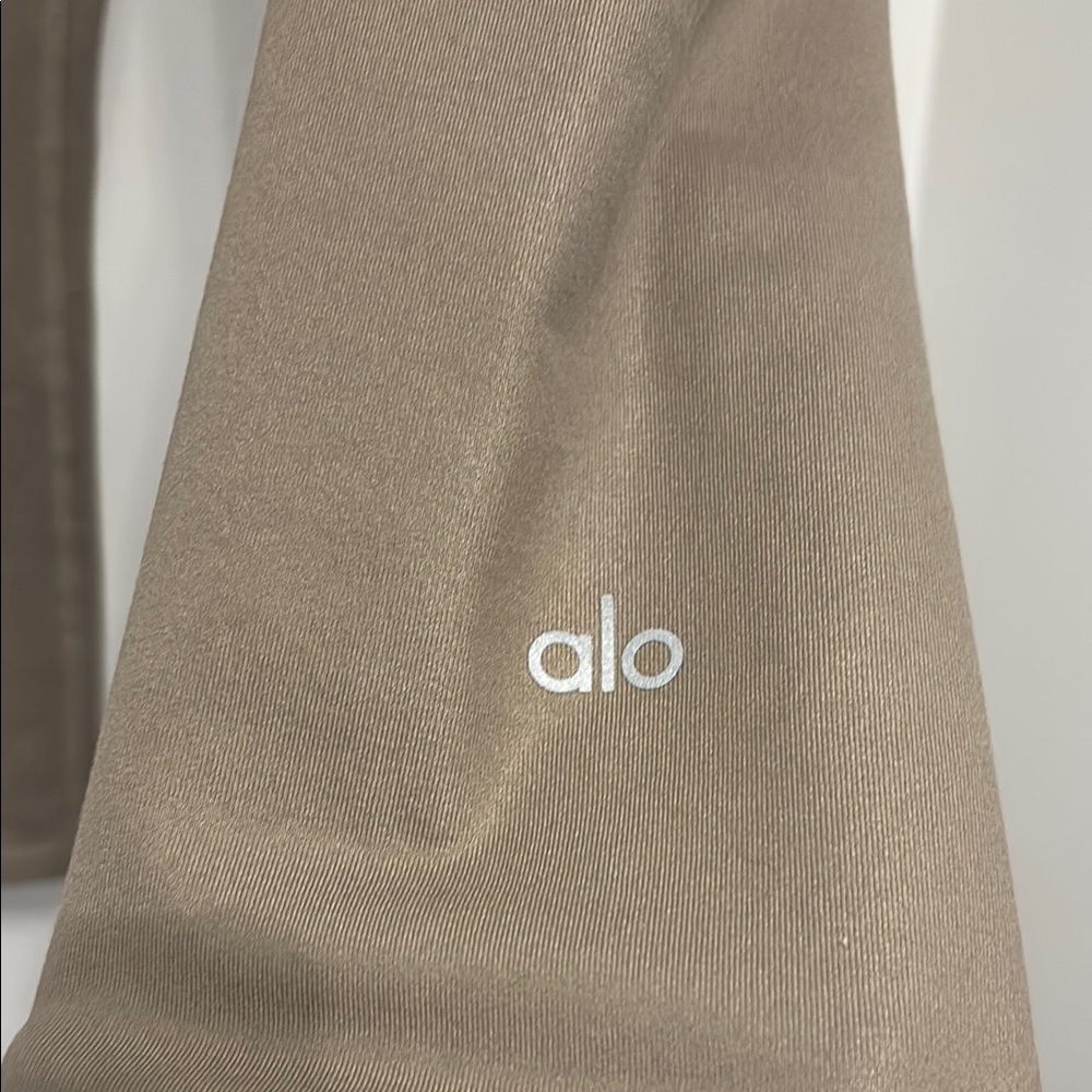 Alo Yoga Gravel Capri Leggings